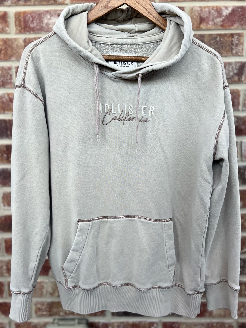 Hollister California Embroidered Logo Fleece Pullover Hoodie Taupe Gray Size XS